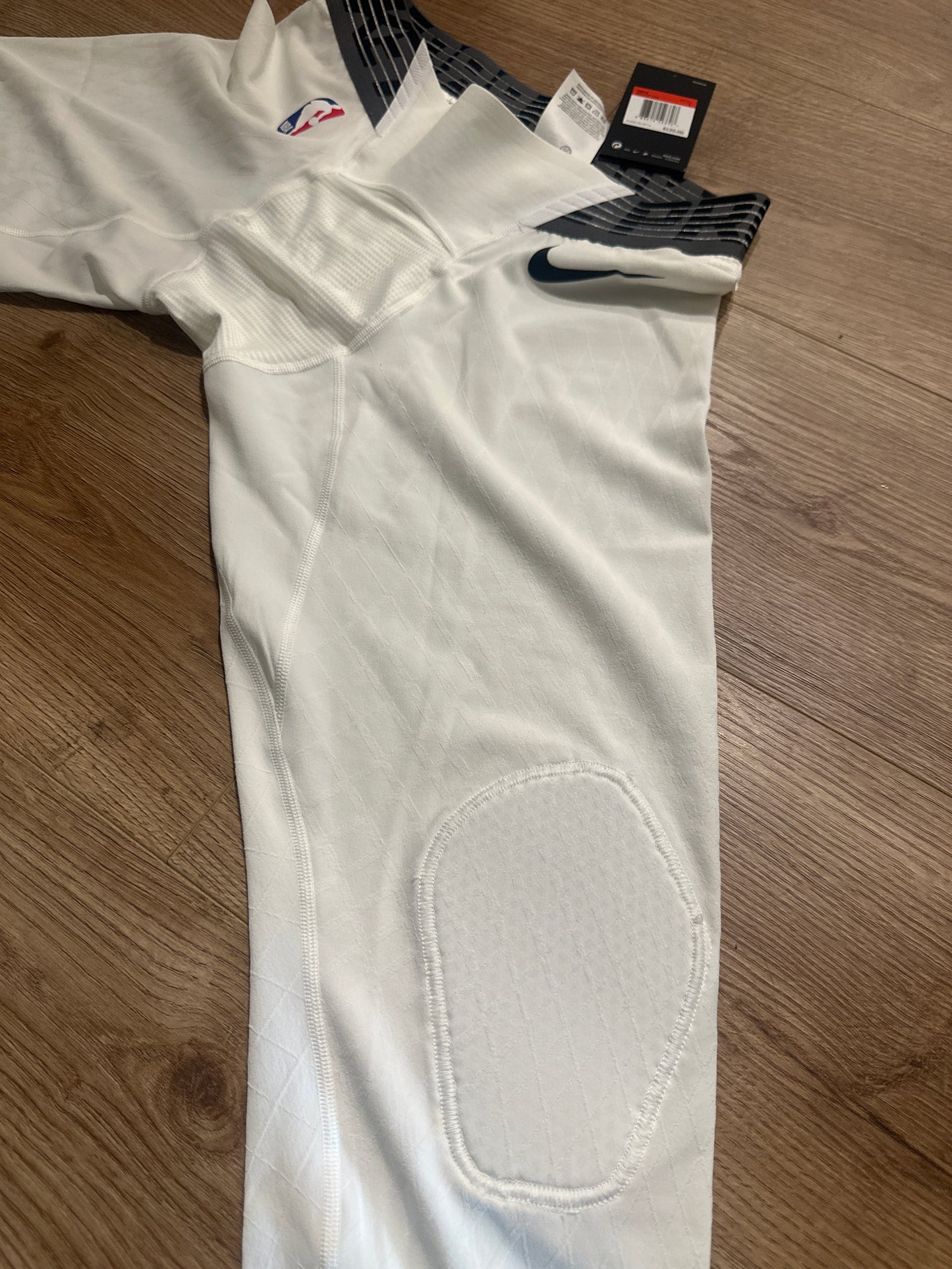 NBA Nike Techfit Compression Tights (light knee pad)