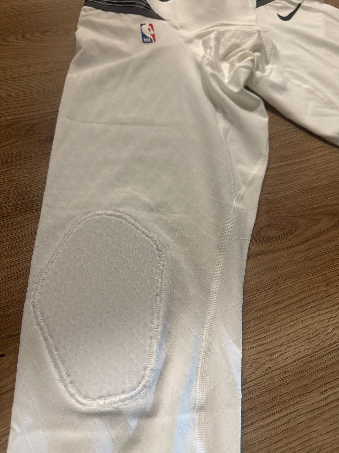 NBA Nike Techfit Compression Tights (light knee pad)